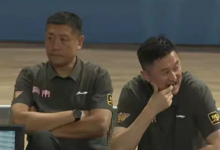 任骏飞显得