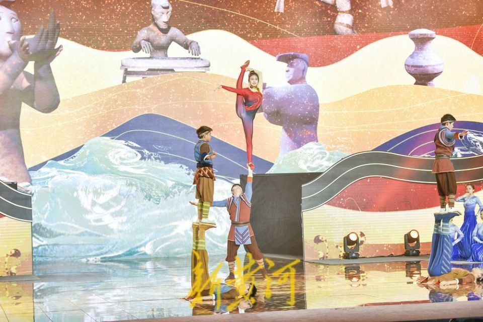 rKFl, img, 杂技俑